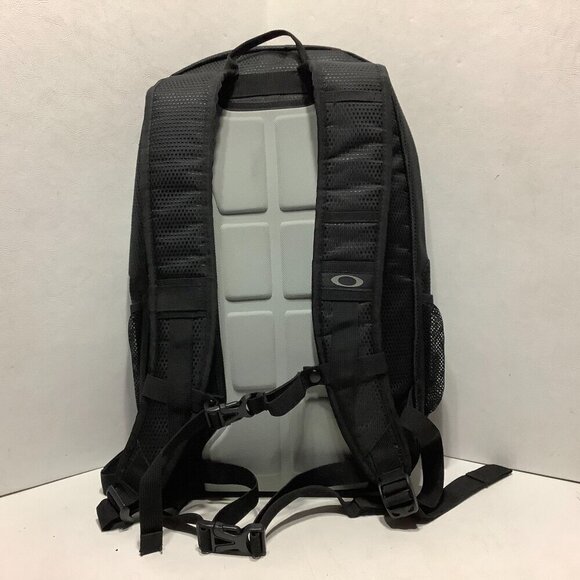 Oakley #92604 Backpack Black Labatt Blue Imported Embordered Front 18" x 12" - Picture 5 of 10